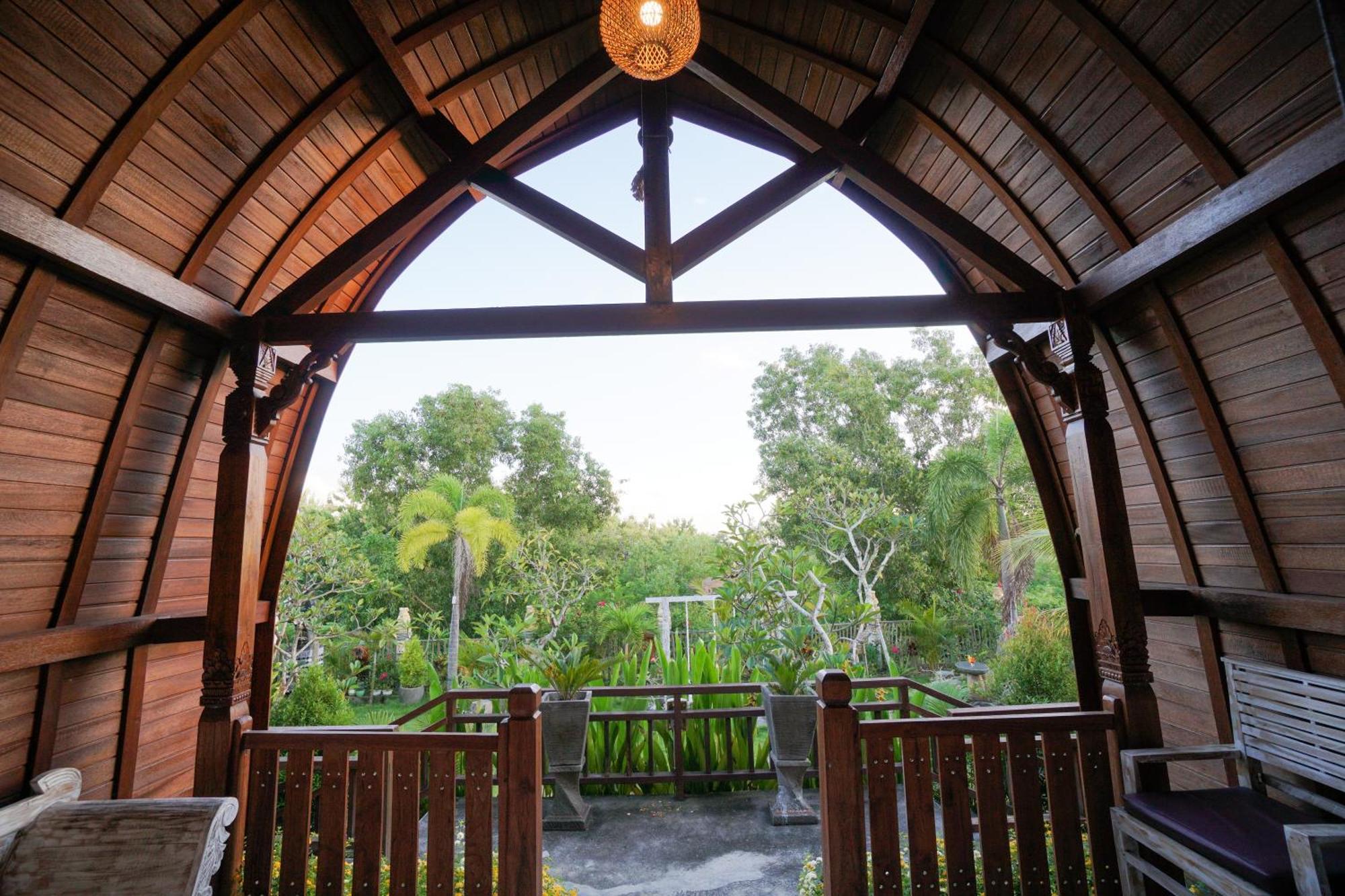 Innora Jungle Resort And Spa Batununggul Exterior photo
