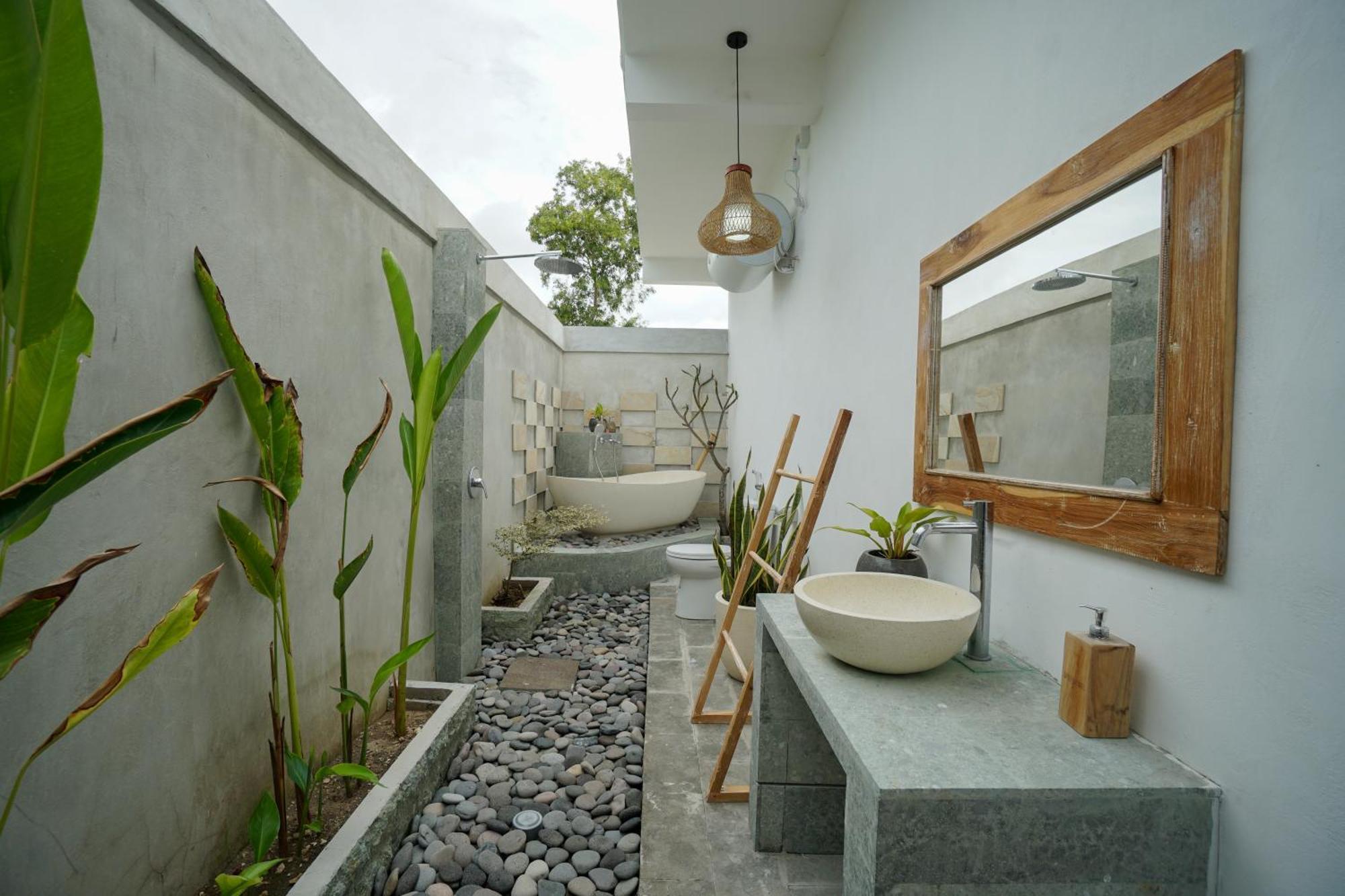Innora Jungle Resort And Spa Batununggul Exterior photo