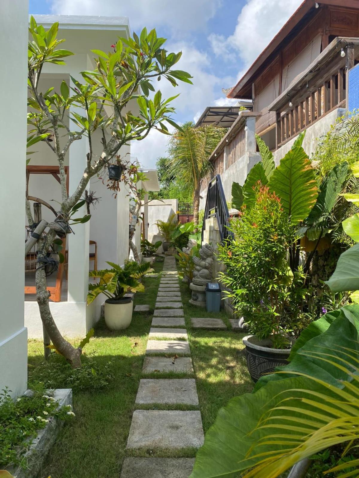Innora Jungle Resort And Spa Batununggul Exterior photo